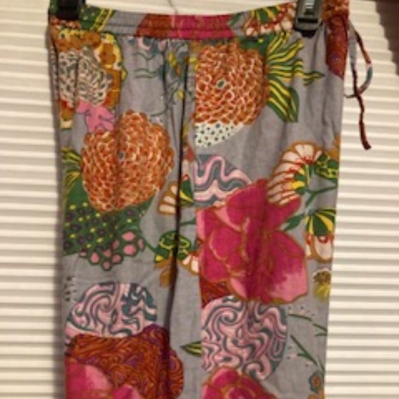 Colorful floral pajamas by Jayshee Dalal - Picture 4 of 8